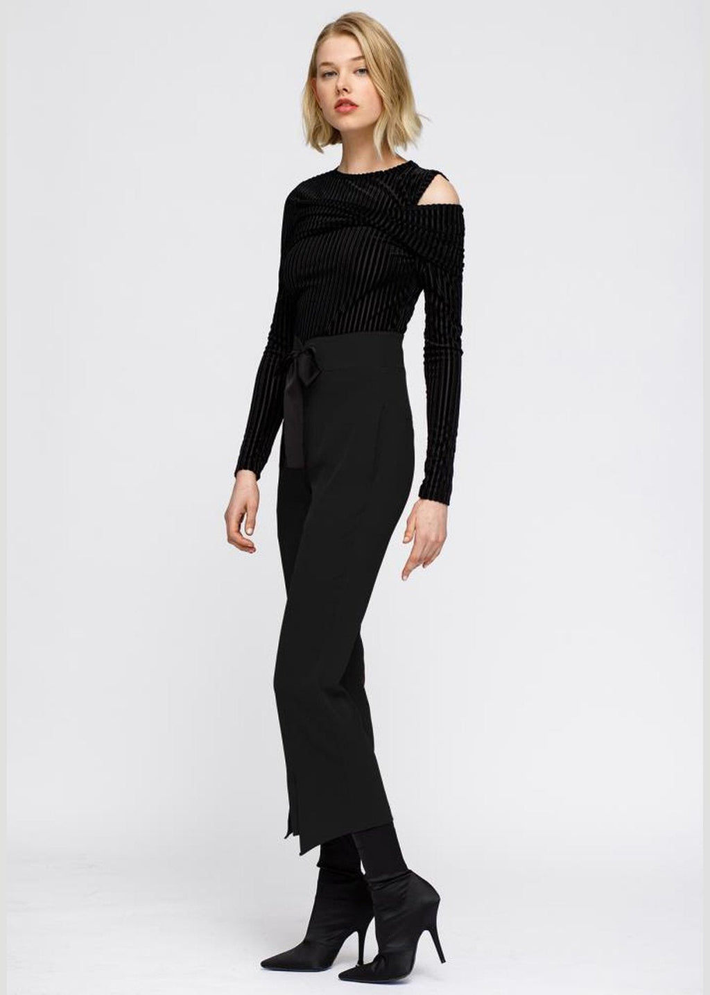 Women's High Waist Front Slit Trouser In Black-3