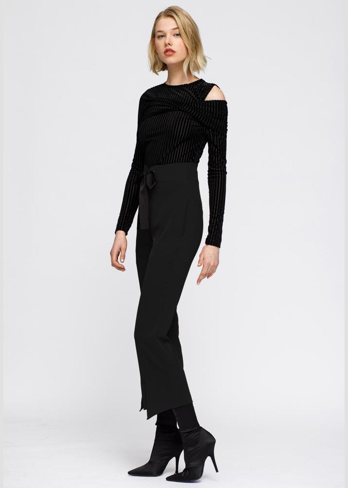Women's High Waist Front Slit Trouser In Black-3